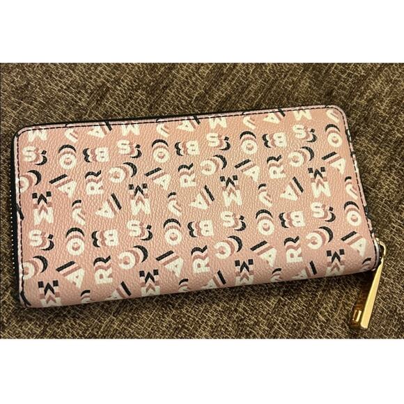 Marc Jacobs Soft Pink Coated Canvas Logo Print Continental Wallet - Picture 2 of 4